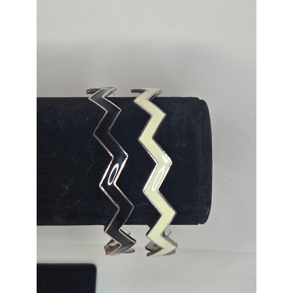 Silver Tone Enamel Bangle Bracelets Black and White ZigZag Chevron